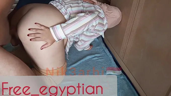 Red-hot COUGAR in Sharm El Sheikh takes care of my needs in a hotel room