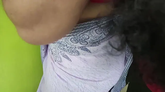 Desi Gal Wailing Silently in Public: Super-steamy Housewife Gets Pulverized by a Ample Salami