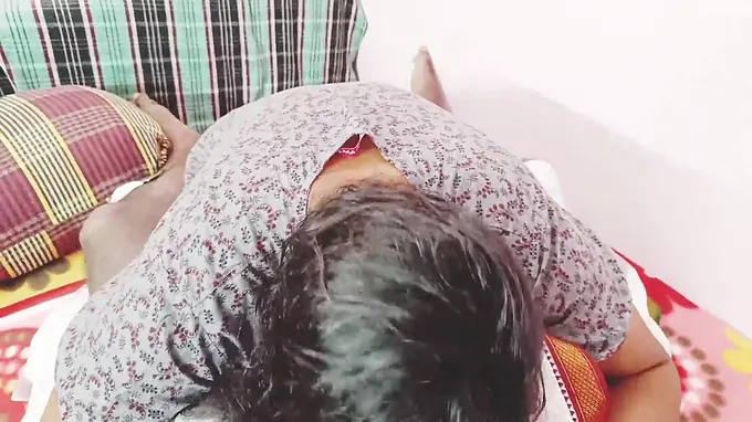 Steaming Silk and her dirt-wearing spouse share a super-steamy suck off