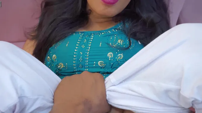 Pinkicutee & Naveen share a desi Indian married duo's cock-squeezing cooter and get creampied