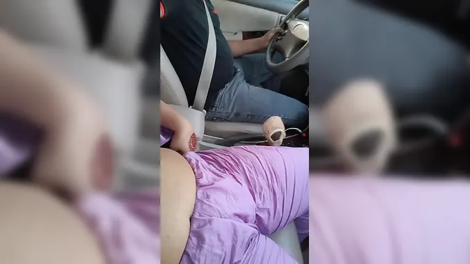 Molten Desi Indian Honey Roshni-Atif gets her poon finger-tickled and plumbed in public by the driver