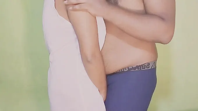 Maleeshaa0's Fat Weenie Gets Her On Her Knees & Gets Her Off