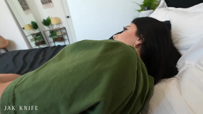 Step-sister Alex Adams & Woman Ritchie share a bed for some POINT OF VIEW joy with a BIG BLACK COCK