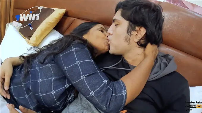 Hunter Asia and Bhabhi Ji Hotel Mein Hai in torrid condom fucky-fucky fuck-fest