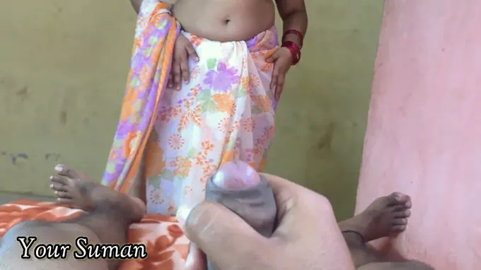 Stepmom caught in the activity, thick booty and popshot on her giant cupcakes - Indian COUGAR