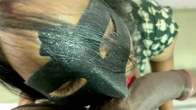 Homemade bhabhi Promila gets her pink pussy drilled by mechanic's big cock while teasing him