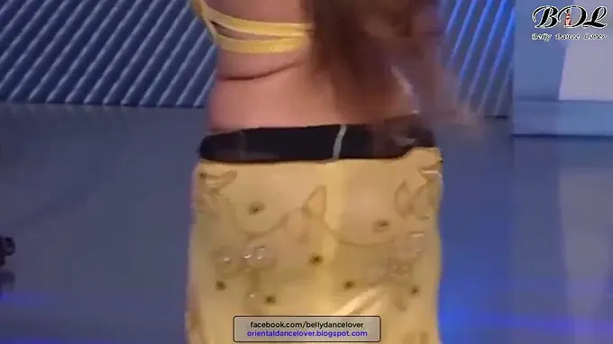 Mallu Aunty hooks up with Hefty in a wild dance to show off her melons