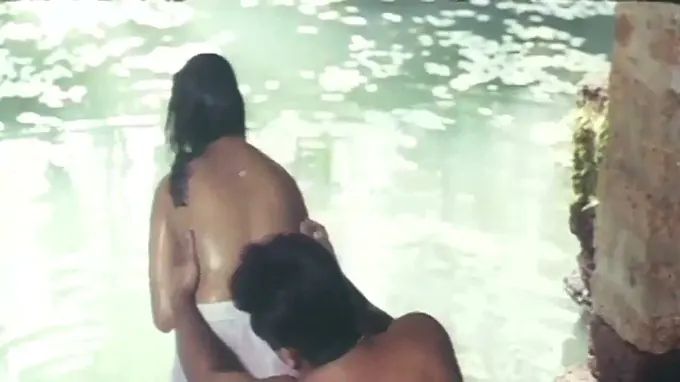 Hot Desi Aunty Romances with Busty Boobs & Baths