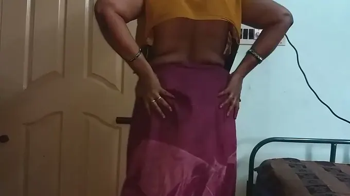 Hot MILF Mallu Aunty gets naked and finger-tickling for her dad-in-law in a hotel room