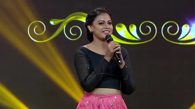 Malayali actress gets her anal hole drilled on TV