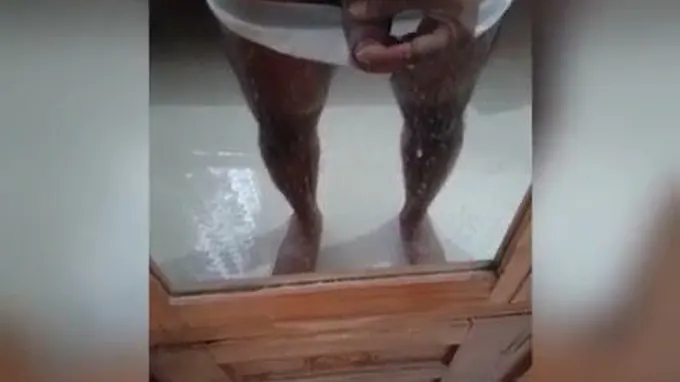 Aranjaanam joins Kerala mallu for a steamy masturbation session with a massive chisel