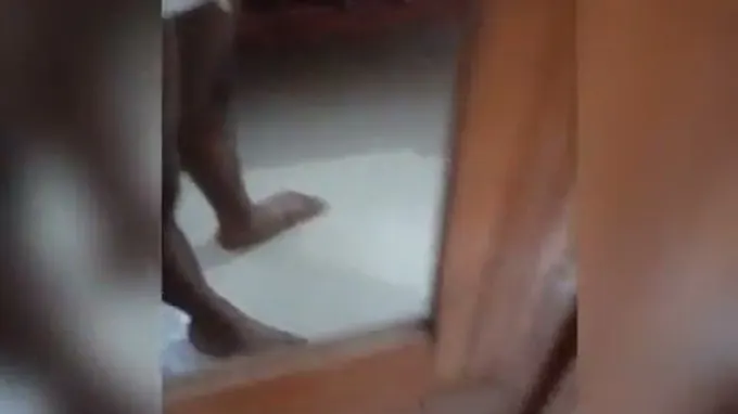 Aranjaanam joins Kerala mallu for a steamy masturbation session with a massive chisel