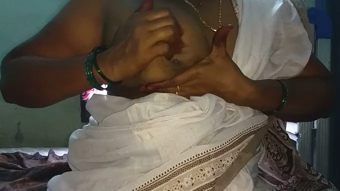 Watch Mallustellar vanitha Sans get her Indian stepmom hood up and get naughty with her massive bald twat