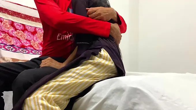 Indian Desi Hancock's tastey culo and cock-squeezing poon poked rigid in torrid homemade vid