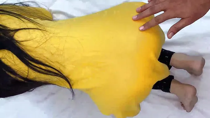 Desi Aunty and Indian Desi Hancock share a red-hot family ravage session