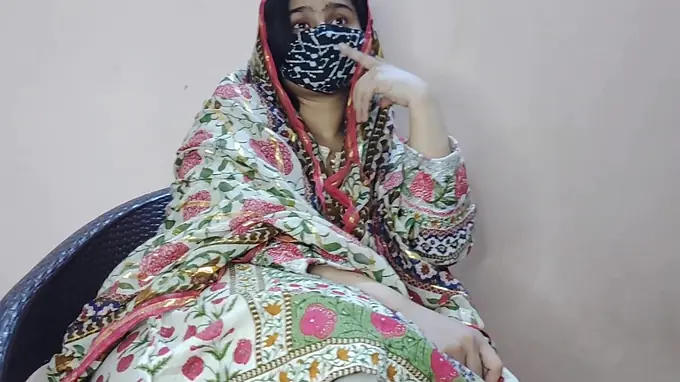 Real Desi Aunty and Step Sister have a steamy Hindi-style Hindi chat with their tight Indian pussy