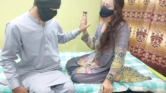 Stepmom joins Indian Desi Bhabhi in steamy hookup with clear Hindi audio