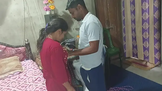 Desi Aunty, the 18-year-old Indian housewife, fucks and fucks hard in homemade anal sex tape