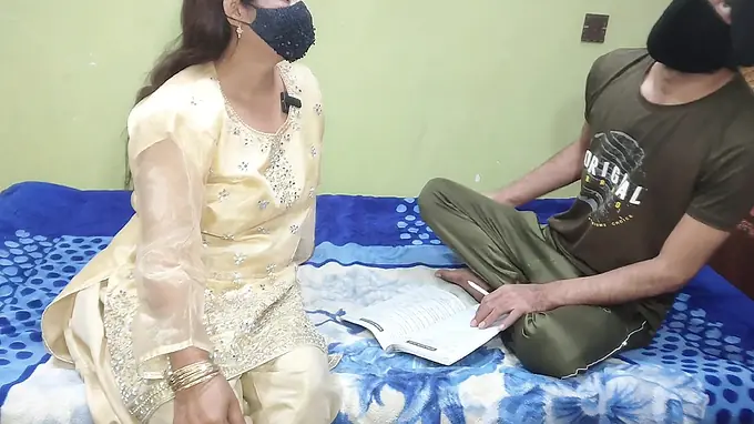 Desi Aunty with huge tits gets naughty in Hindi Tuition Lecturer Ki Tuition & Clear Audio