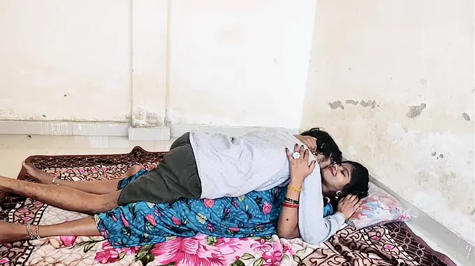 Desi Aunty and Stepmom share hardcore sex in their homemade video