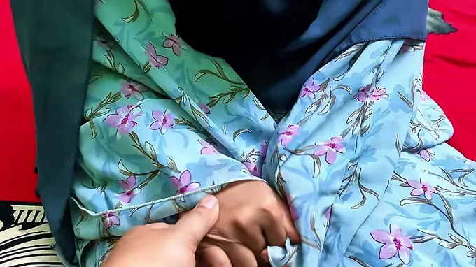 Desi Aunty wants help getting her ass pounded in hardcore doggy style action