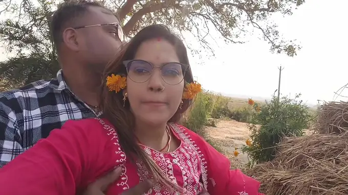 Desi Aunty's Indian housewife wife loves blowing and getting pounded in outdoor gig and udder action