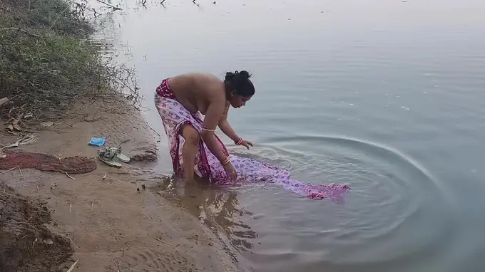 Desi Aunty gets wet & wild in the ocean with her Indian village hubby
