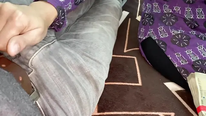 Desi Aunty & MILF mom hook up for some hot doggy-style fun