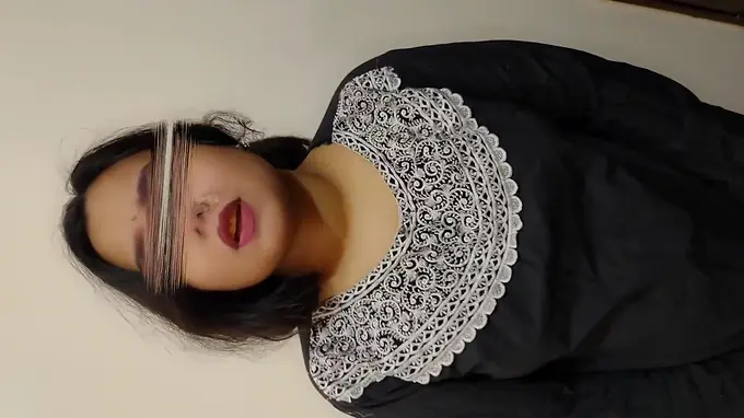 My Wifey and Desi Aunty share a Desi Cock in this Pakistani Audio Clip