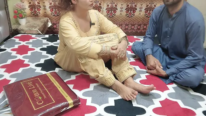 Watch how this Indian Desi Aunty caught her Spouse cheating on her hubby with her hubby's buddy and then got creampied