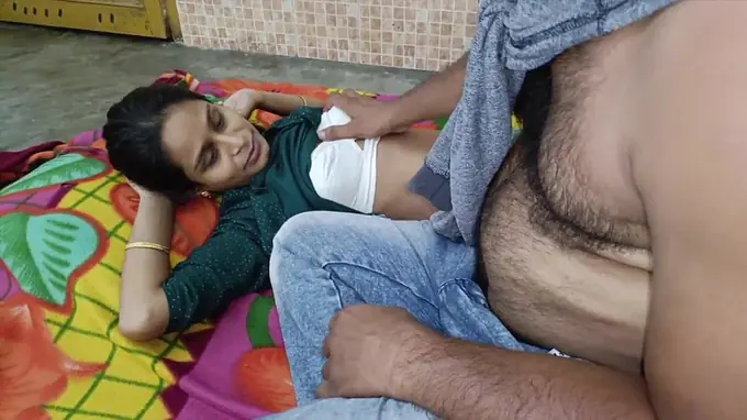 Splendid Desi Bhabhi Gets Ravaged Senseless by Driver