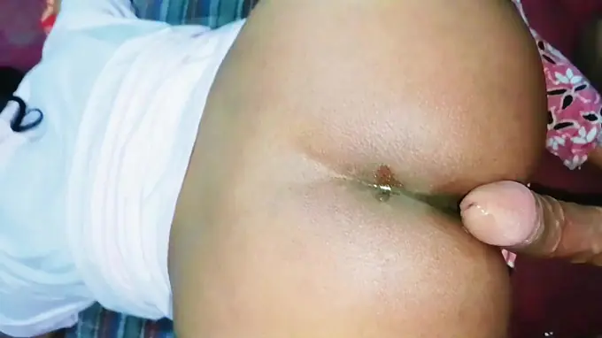 Indian bhabhi taut assfuck vid doggie posture with clear Hindi voice
