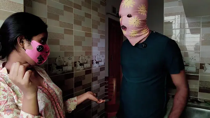 Devar's kitchen sexcapade with Desi Bhabhi's hot cooking skills