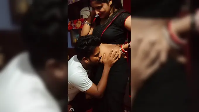 Devar's Desi Bhabhi Yashoda Mishra gets her tight pussy pounded in hot belly-button romance