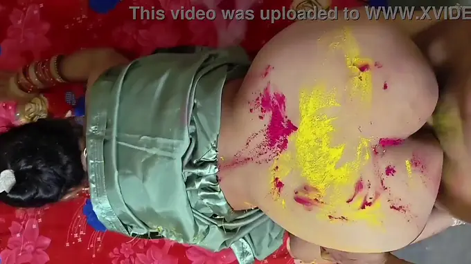 Cauple95 & her Indian Bhabhi get dirty with Devar in a hotwife-style fuckfest with Holi Colors