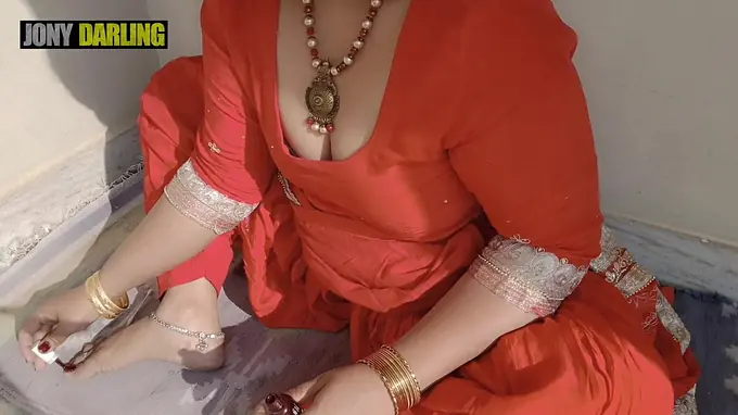 Desi Bhabhi painted her tight hole on the roof and fucked hard
