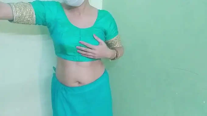 Shikha Bhabhi's fuckbox overflows with warm, wet pussy