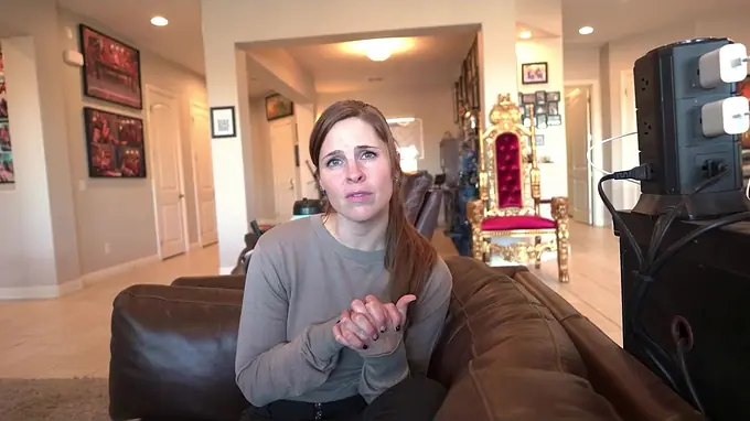 Scarlett Gushes - The Insatiable Stepson Gets What He Wants with Big Butt & Curvy Wifey