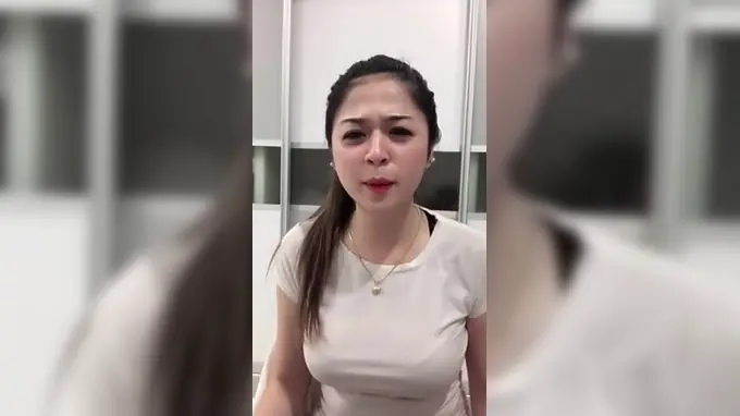 Check out this hot Malay babe awakens to the most sexiest thing ever - Baju Putih