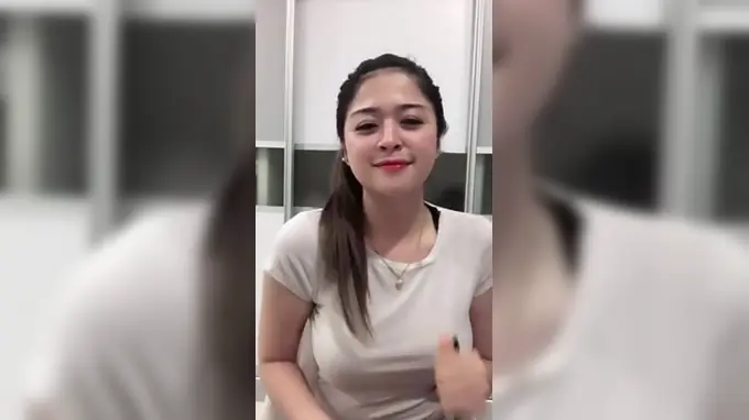Check out this hot Malay babe awakens to the most sexiest thing ever - Baju Putih
