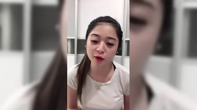 Check out this hot Malay babe awakens to the most sexiest thing ever - Baju Putih