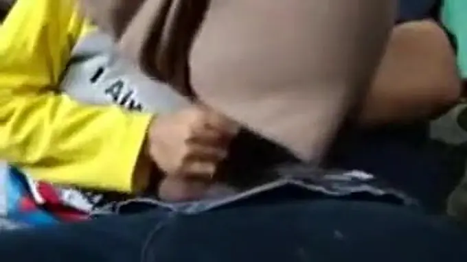 Naughty Asian teen worships guru's feet in Skandal Tudungalumni video