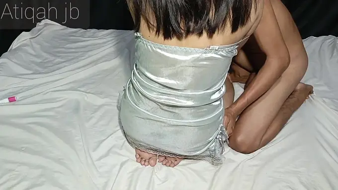 Desi amateur begs for more until she's pleased with a hot pussy pounding