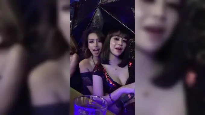 Malay babe awakens to the pleasures of live Tetek action with awe-inspiring live play