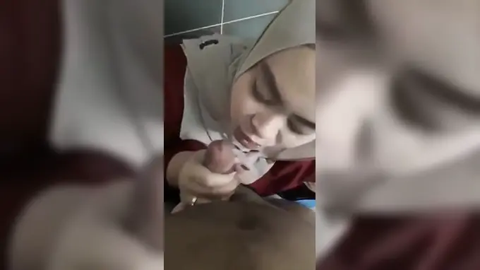 Amateur Malay Homemad gets her first time in awek tudung, arabxn and pros - Homemade Porn