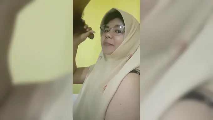 Watch this hot lecturer teach first-time students how to suck and fuck like a pro!