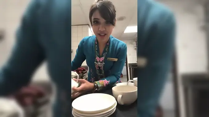 Indonesian babe awakens to the hottest artis kebaya action