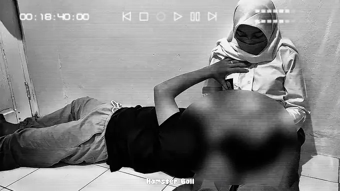 Malay College girl gets handjob in classroom caught on Movie