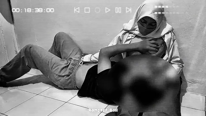 Malay College girl gets handjob in classroom caught on Movie