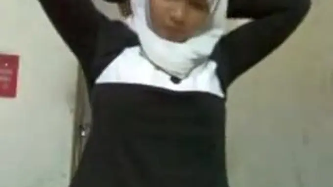Amateur Asian babe in hijab sucks and fucks like a pro in Part 2 of her leolist adventure!